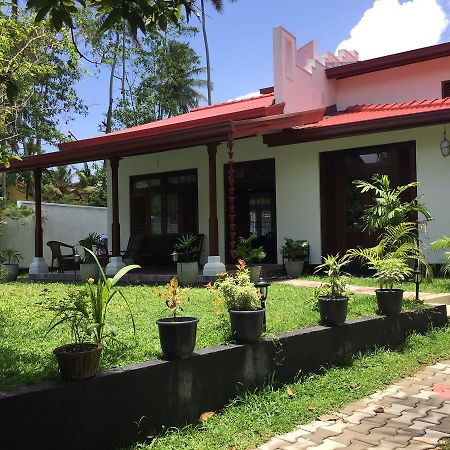 Mirewon Guest Hotel Weligama Buitenkant foto