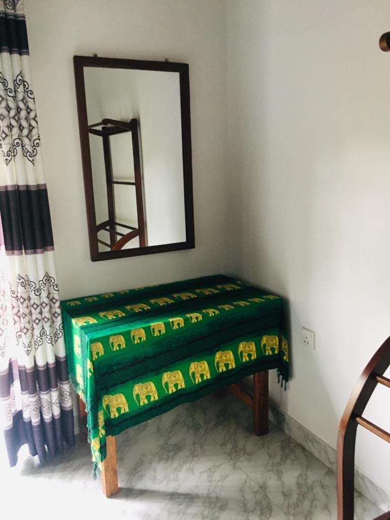 Mirewon Guest Hotel Weligama Buitenkant foto
