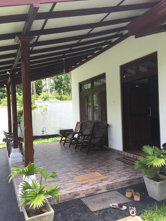 Mirewon Guest Hotel Weligama Buitenkant foto